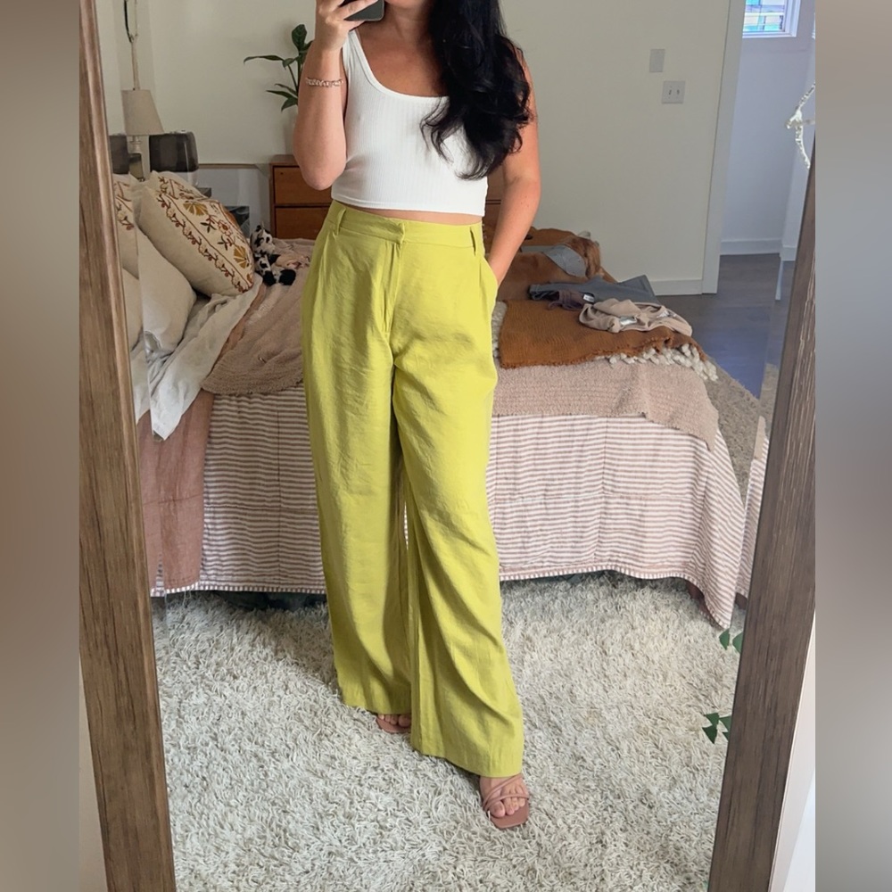 Zara FULL LENGTH PANTS OLIVE GREEN. Size Large.